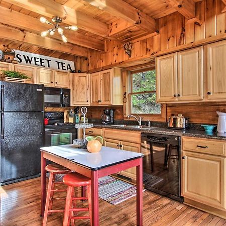 Pigeon Forge Scenic Solitude With Private Hot Tub! Bagian luar foto