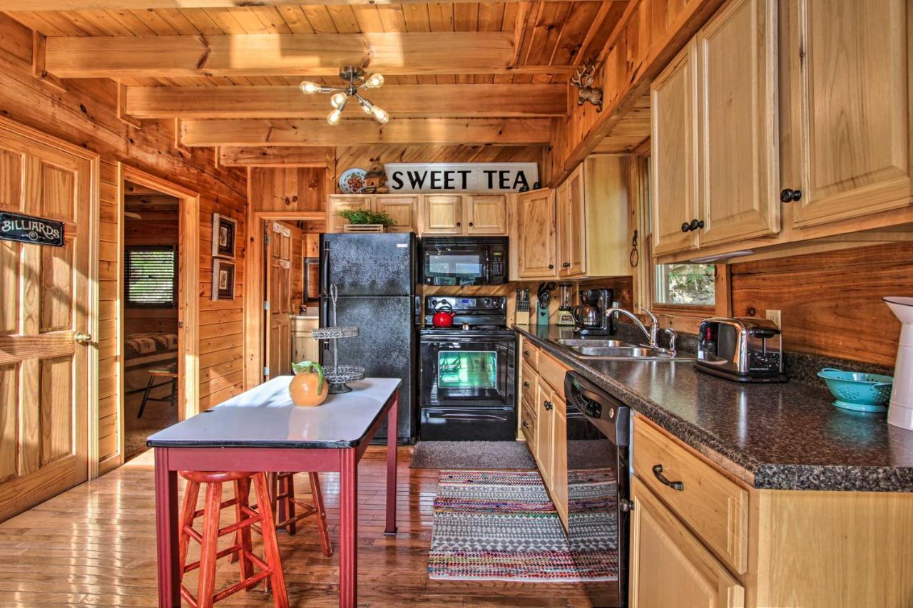 Pigeon Forge Scenic Solitude With Private Hot Tub! Bagian luar foto
