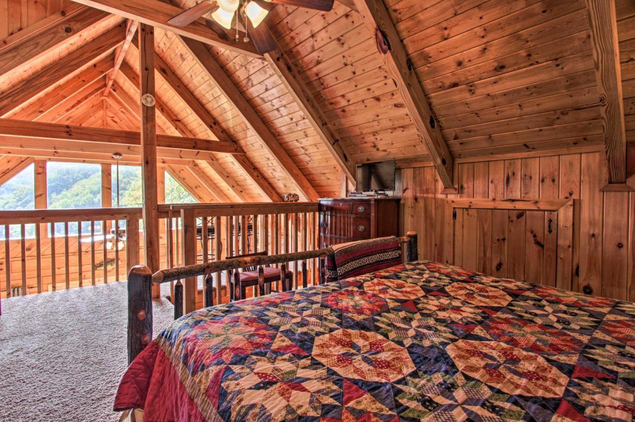 Pigeon Forge Scenic Solitude With Private Hot Tub! Bagian luar foto