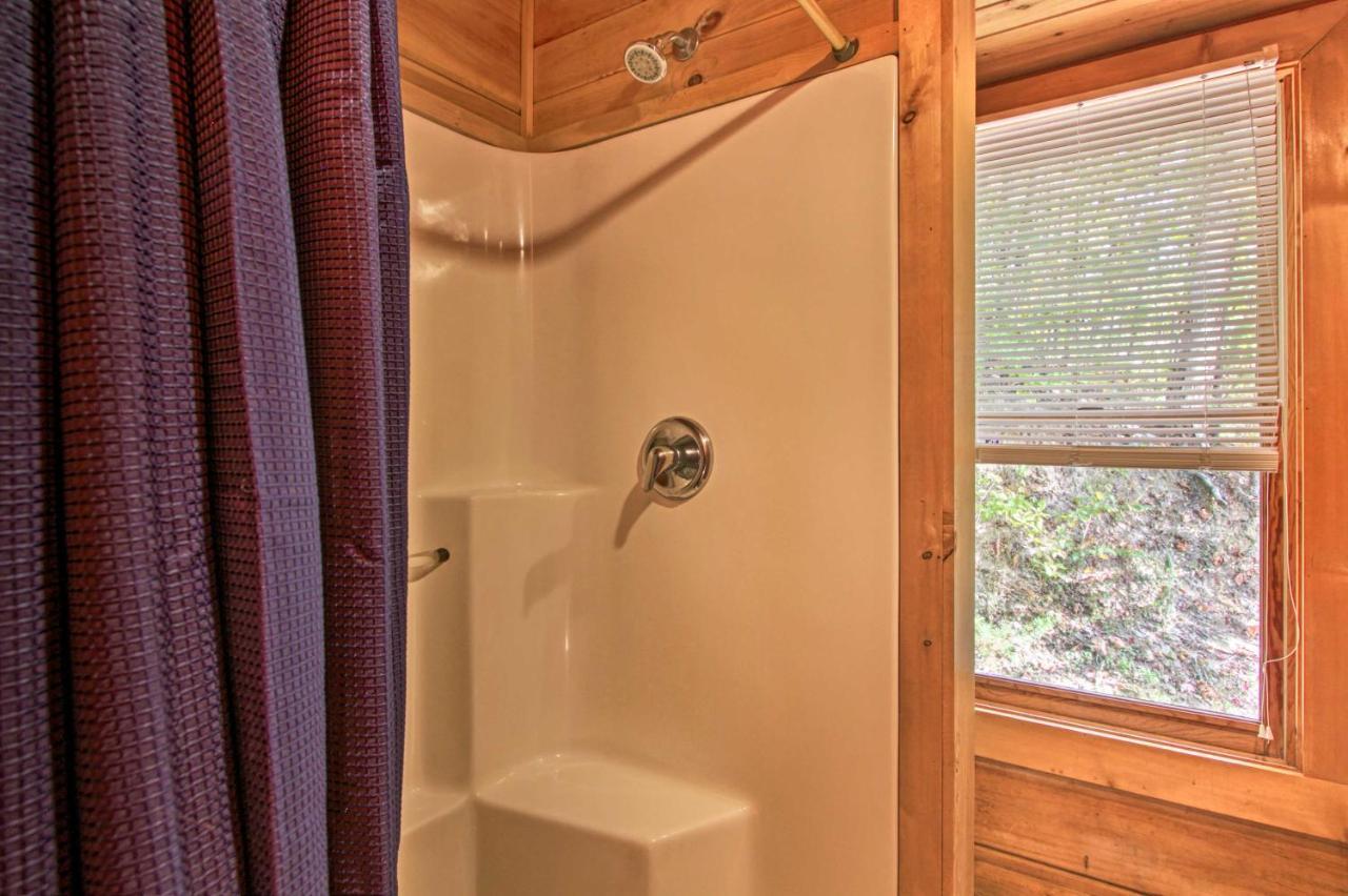 Pigeon Forge Scenic Solitude With Private Hot Tub! Bagian luar foto