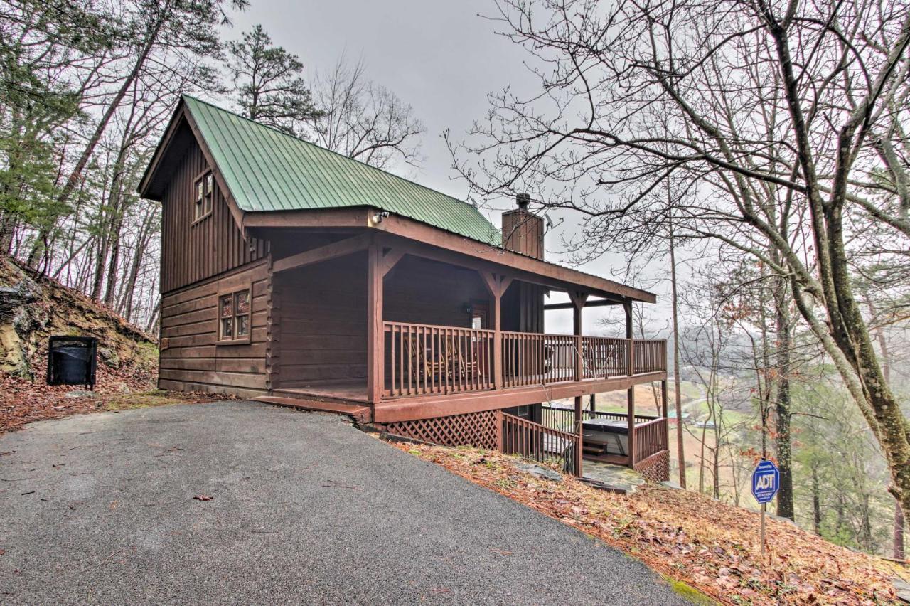Pigeon Forge Scenic Solitude With Private Hot Tub! Bagian luar foto