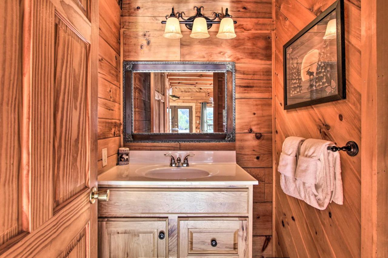 Pigeon Forge Scenic Solitude With Private Hot Tub! Bagian luar foto